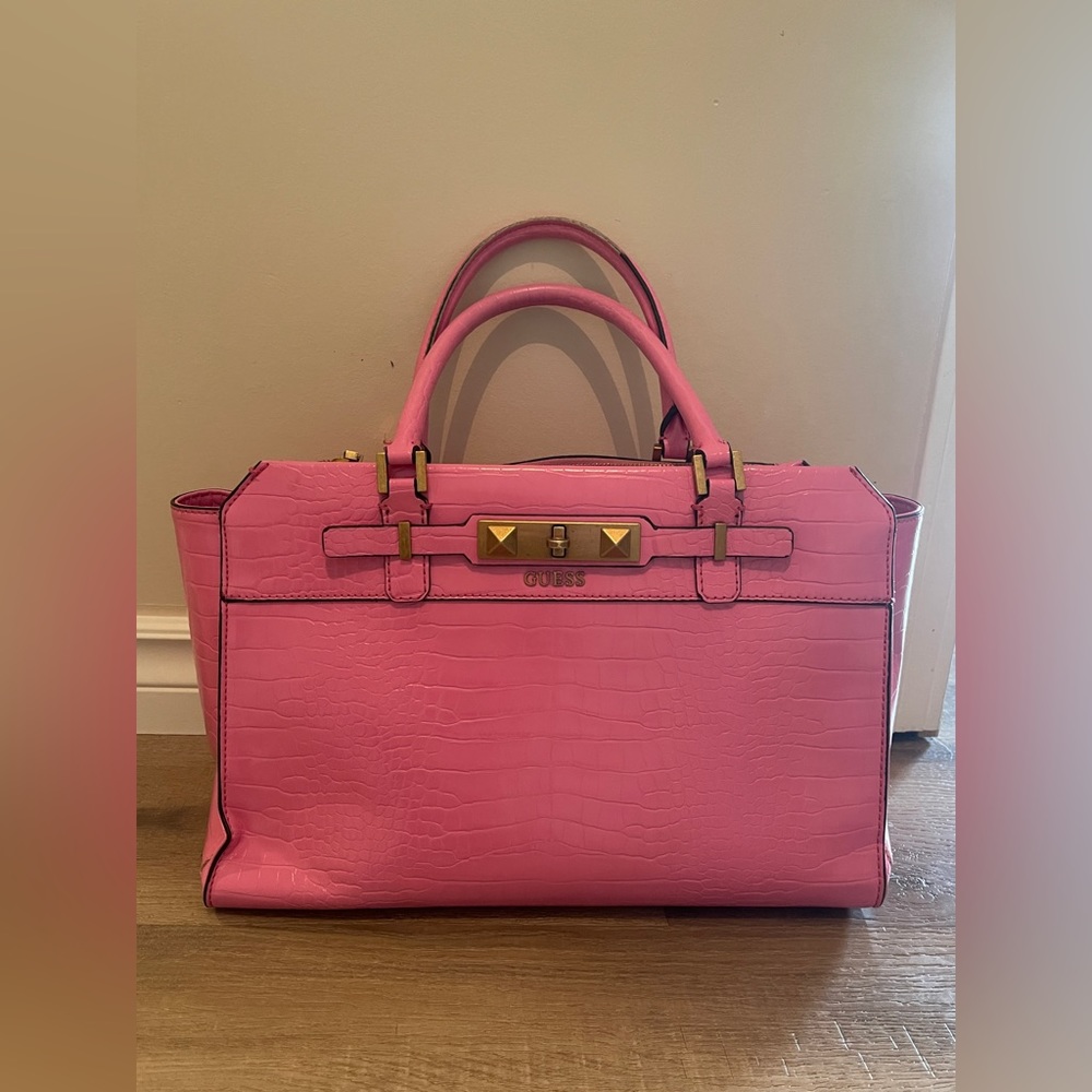hot pink guess purse